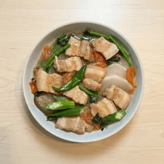 Sinigang filipino tamarind sour soup pork vegetables okra radish bok choy overhead bowl — sinigang hero photography