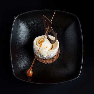 Bourbon vanilla entremets with speculoos praline — French patisserie menu photography