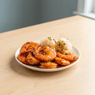 North Shore garlic shrimp plate rice butter garlic lemon — garlic shrimp hero photography