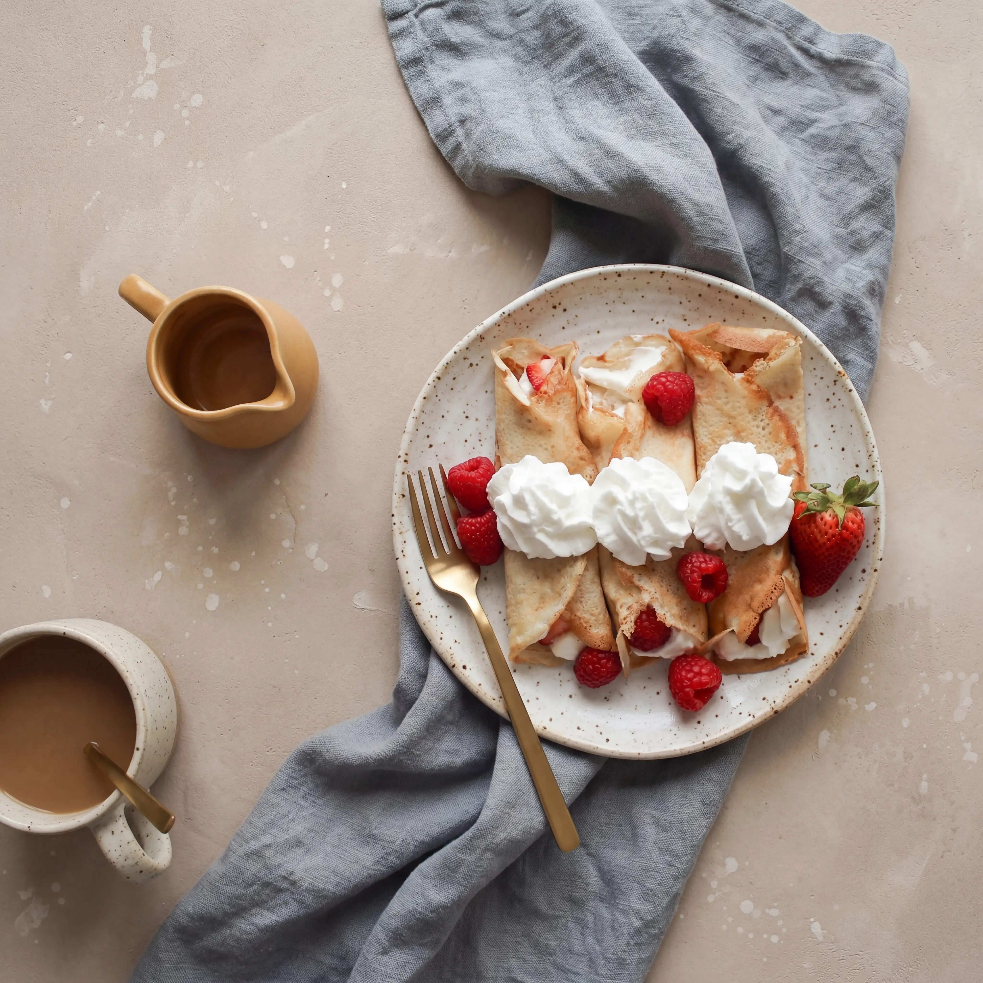 Cafe chicken dish photography