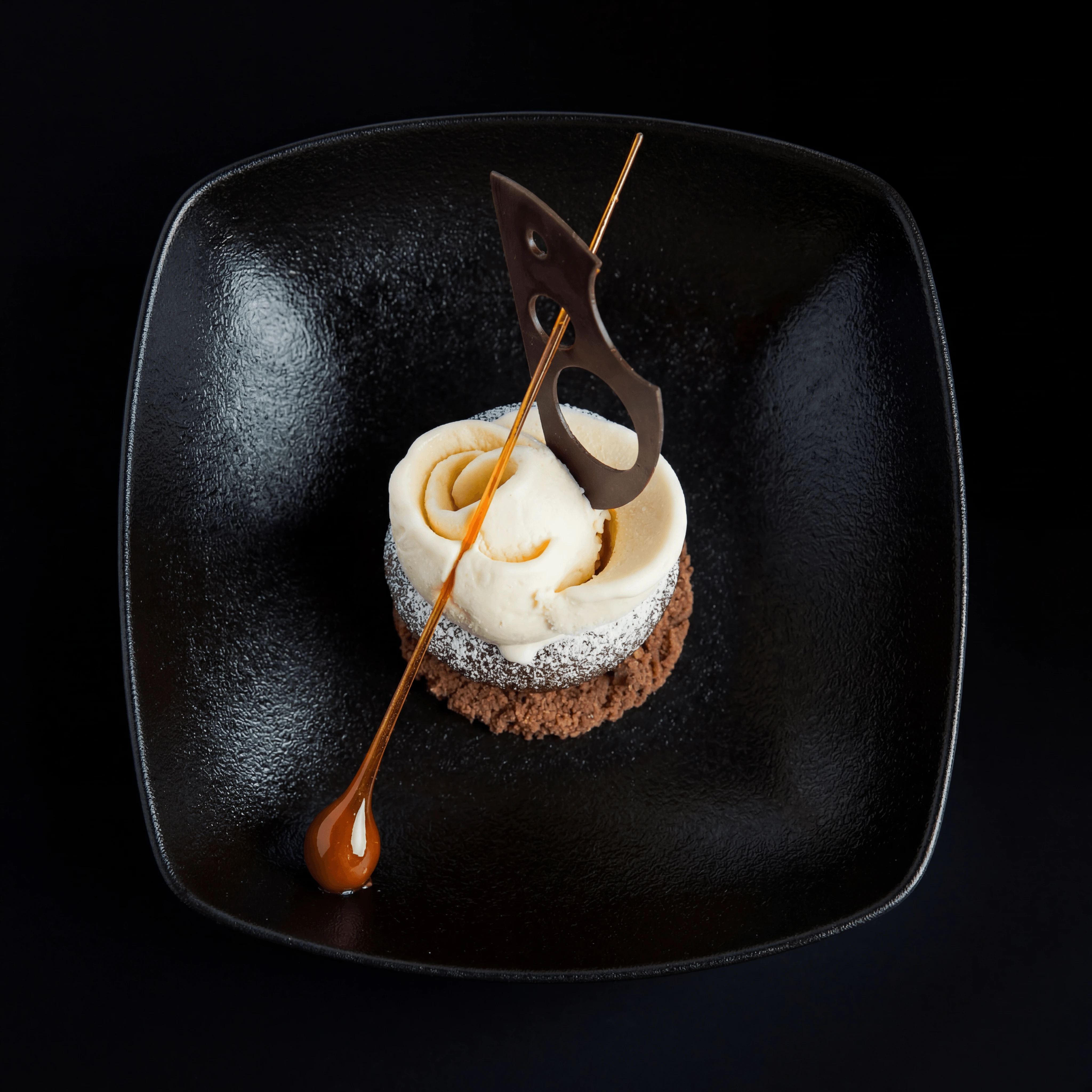 Bourbon vanilla entremets with speculoos praline — French patisserie menu photography