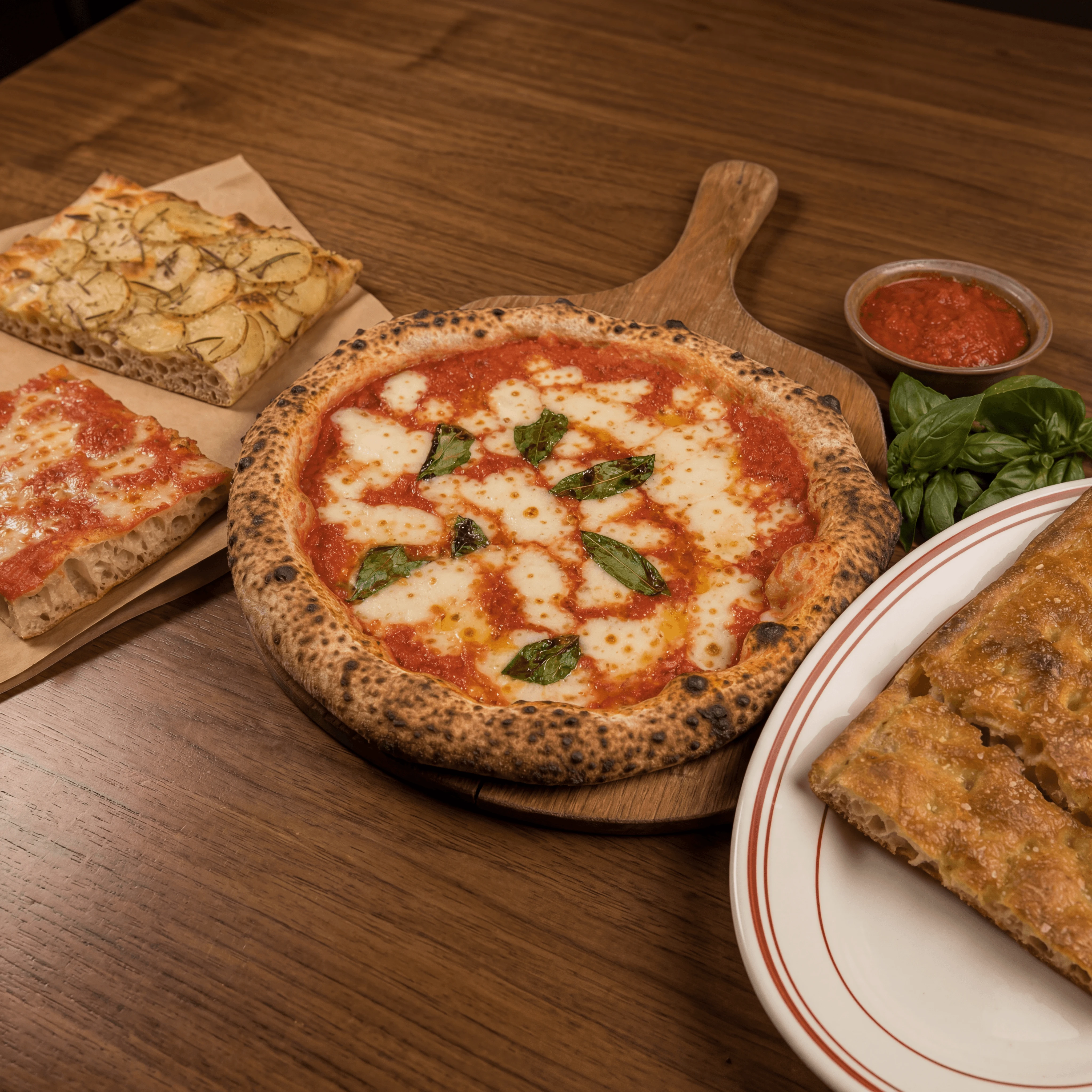 Neapolitan margherita pizza focaccia Roman al taglio warm cantina — pizza focaccia card photography
