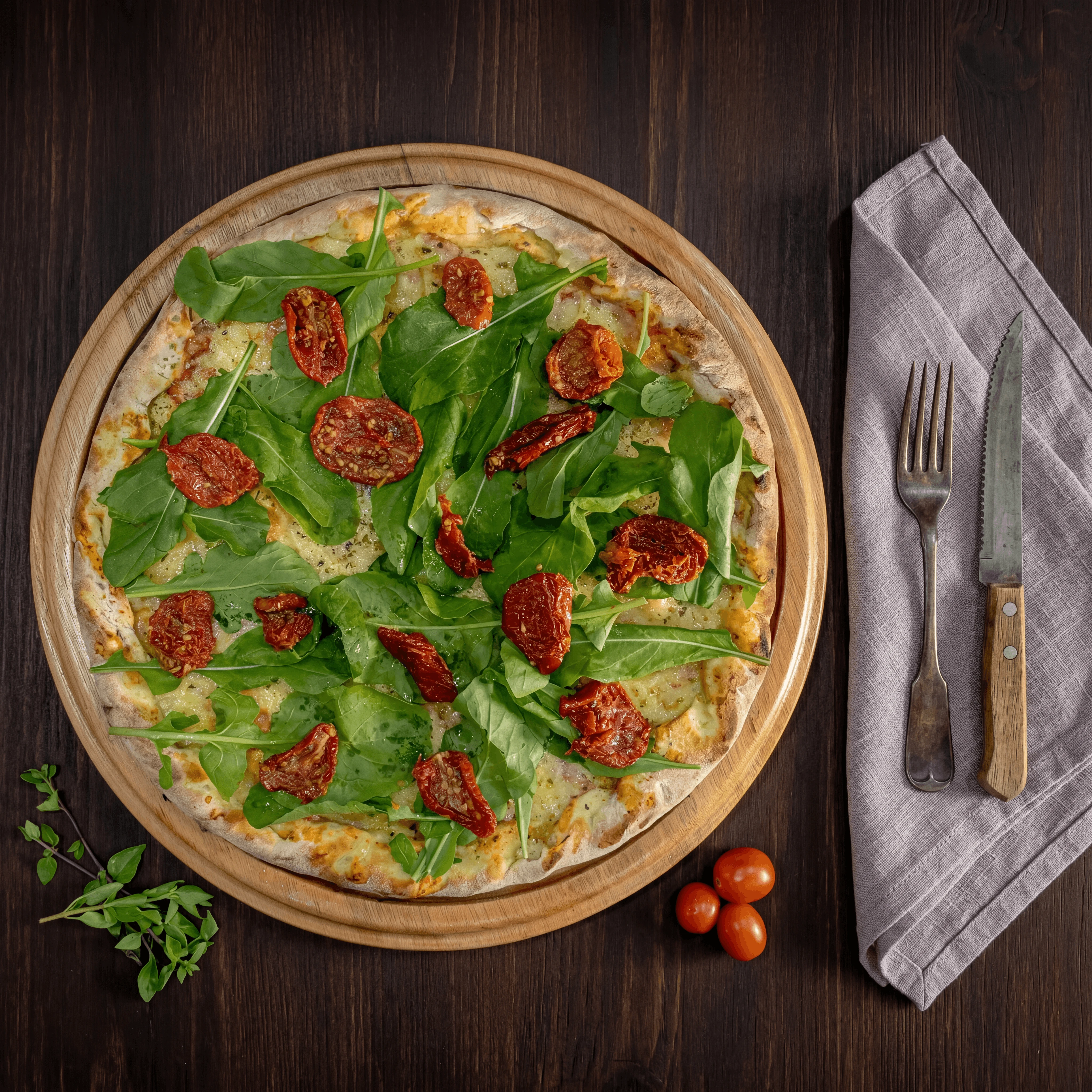 Artisan fig and prosciutto pizza with gorgonzola and honey drizzle — specialty pizza photography